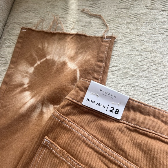 Mom Jeans 🍭 - Picture 3 of 7